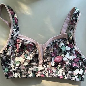 Lululemon Ta Ta Tamer sport bra 34 D